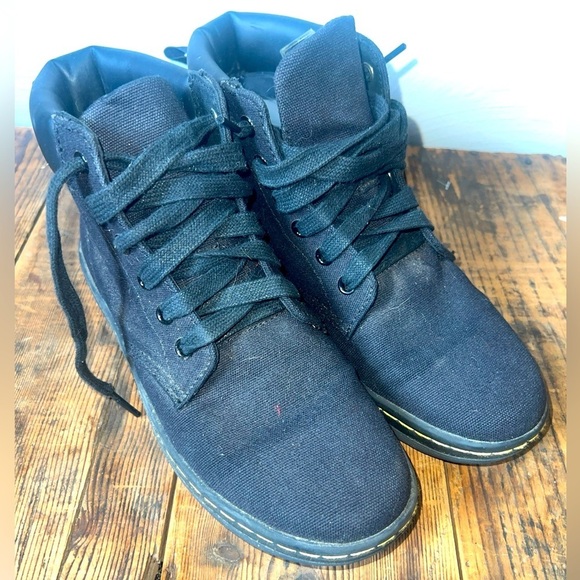 Dr. Martens Maelly Black Canvas Lace Up Ankle Boots Size 7 US - Picture 1 of 5